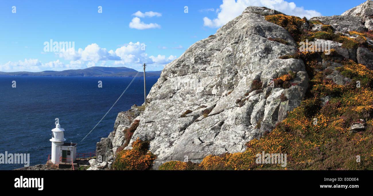 Schafmilch Head Leuchtturm; County Cork, Irland Stockfoto