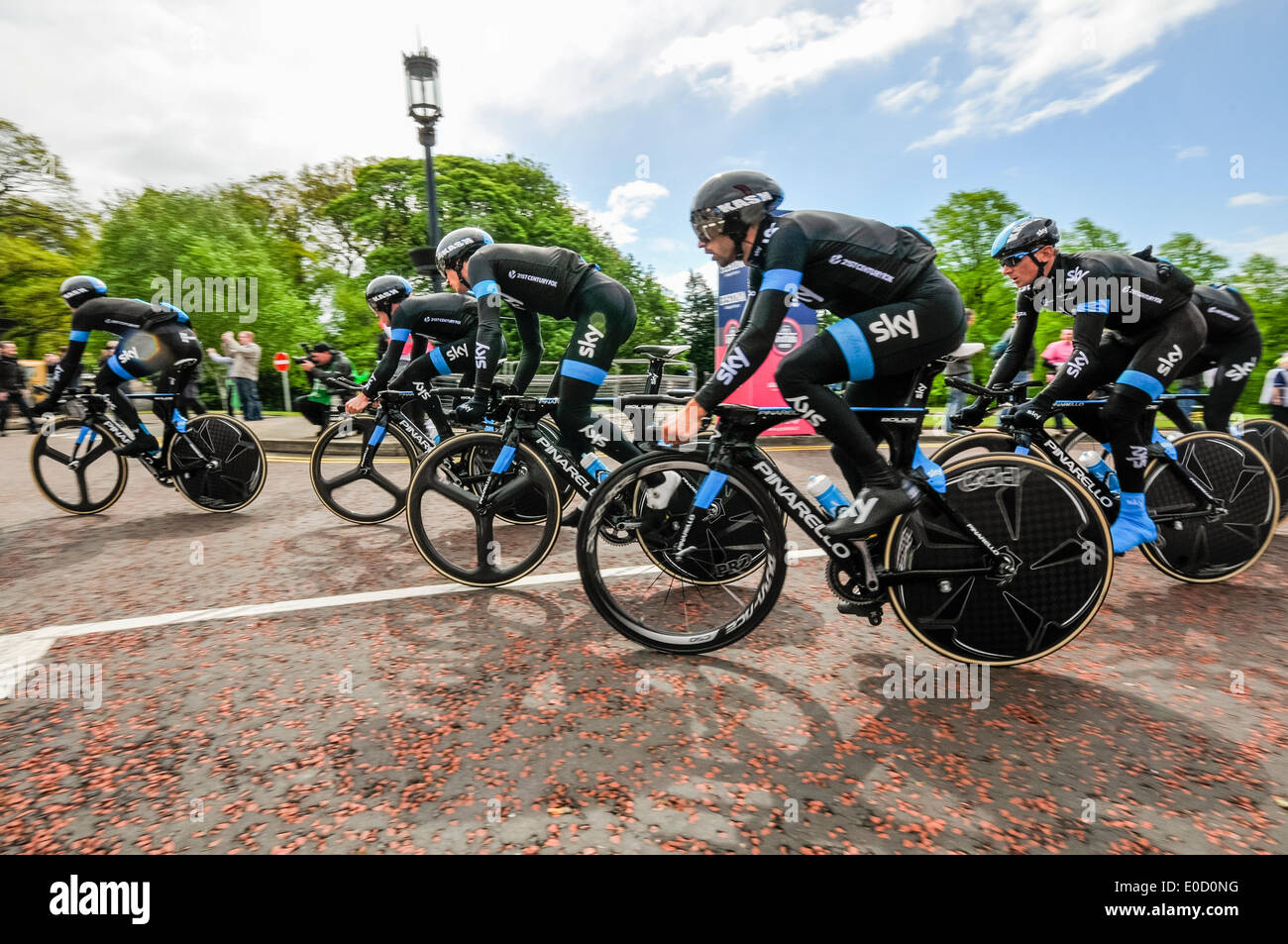 Belfast, Nordirland. 9. Mai 2014 - Giro d ' Italia Übungsbeispiel: Team Sky (UK) Credit: Stephen Barnes/Alamy Live News Stockfoto