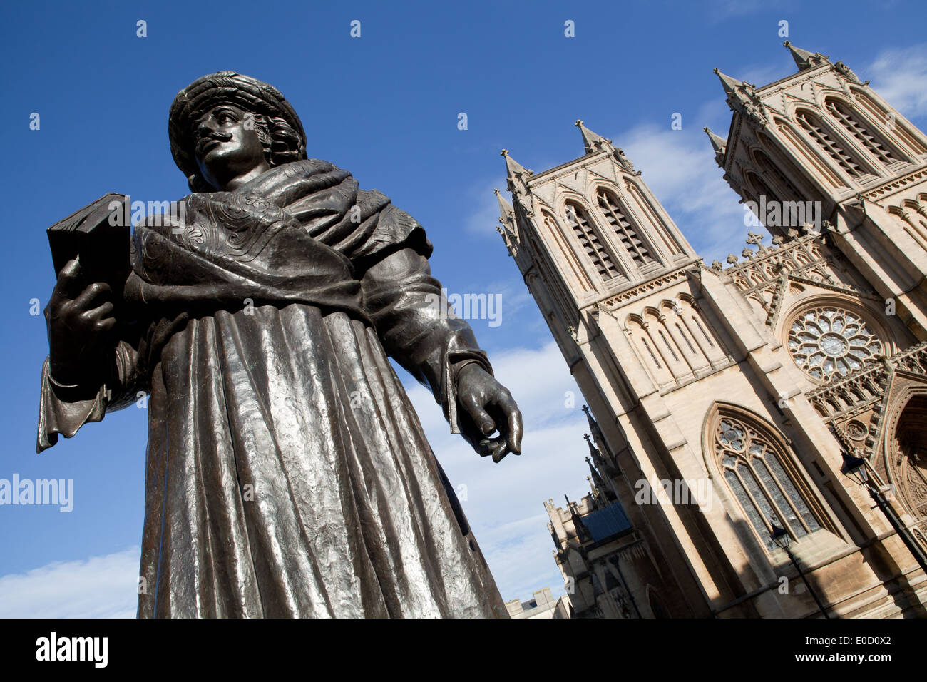 Statue von Rajah Rammohun Roy vor Bristol Cathedral Stockfoto