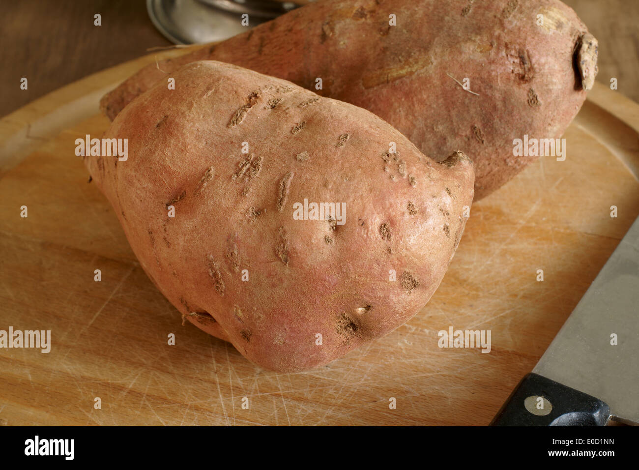 Süßkartoffeln oder Ipomoea Batatas sind süß schmecken Wurzelknollen und eine wichtige Nahrungsquelle Stockfoto