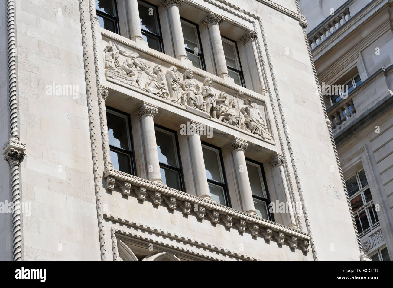 Ein umgebauten venezianischen gotischer Bau in Wohnungen hinter der Bank England, London, England, Vereinigtes Königreich. Stockfoto