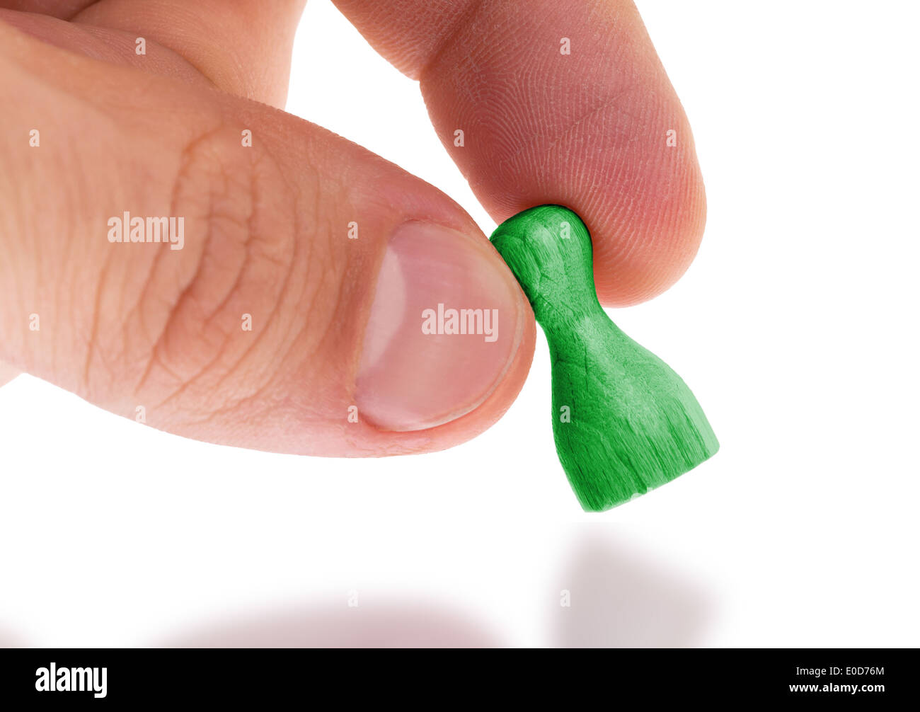 Hölzerne Bauer mit einer Volltonfarbe Malerei grün Stockfoto