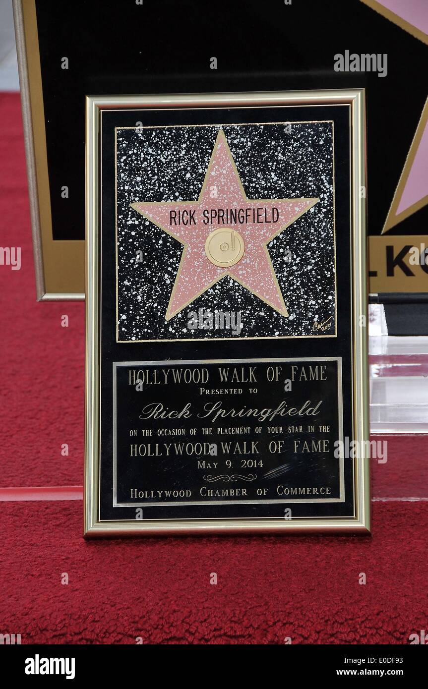 Los Angeles, CA, USA. 9. Mai 2014. Rick Springfield-Plakette an der Induktion Zeremonie für Stern auf dem Hollywood Walk of Fame für Rick Springfield, Hollywood Boulevard, Los Angeles, CA 9. Mai 2014. Bildnachweis: Michael Germana/Everett Collection/Alamy Live-Nachrichten Stockfoto