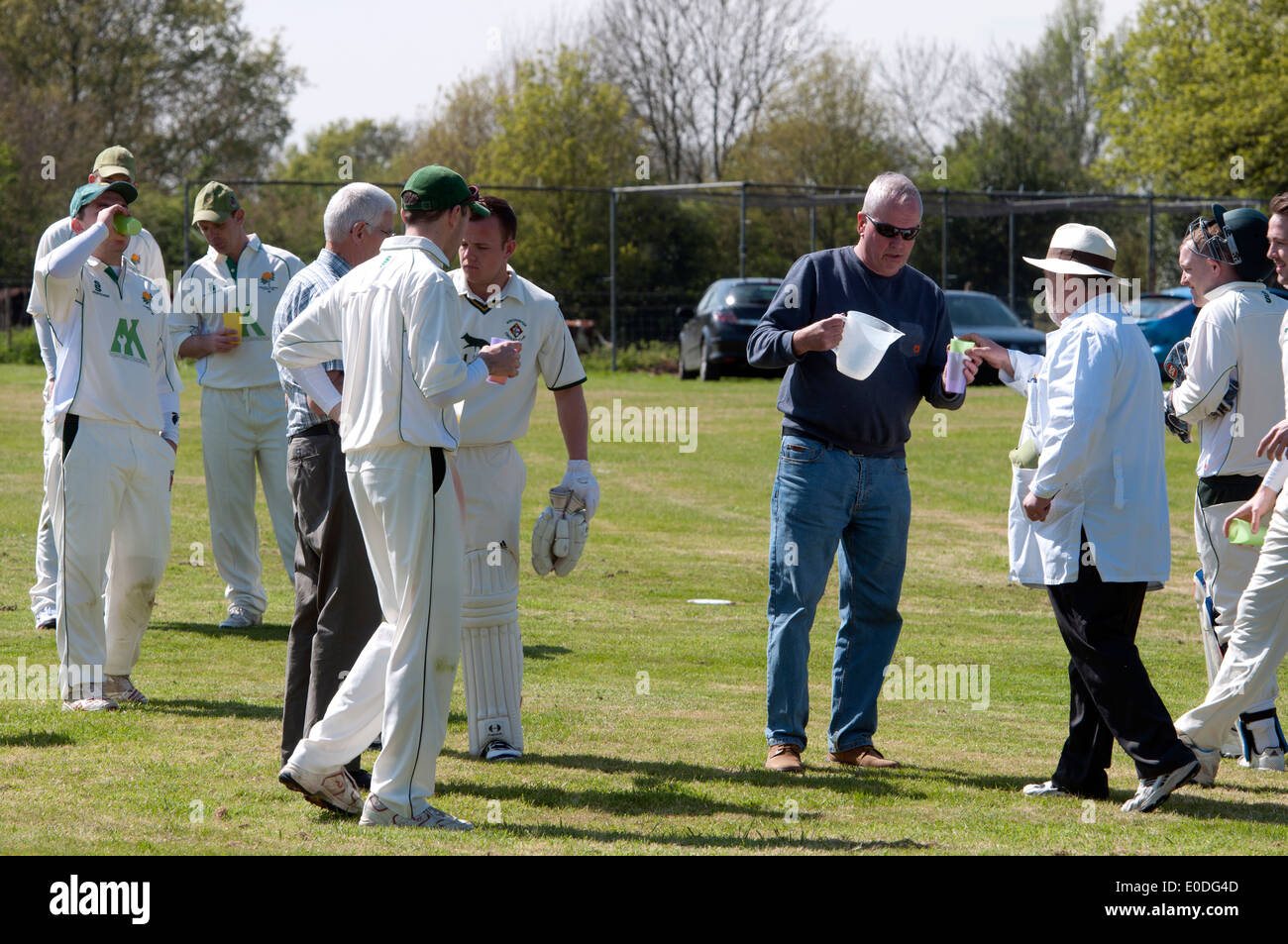 Dorf Cricket trinkt Intervall bei Catherine de Barnes, West Midlands, England, UK Stockfoto