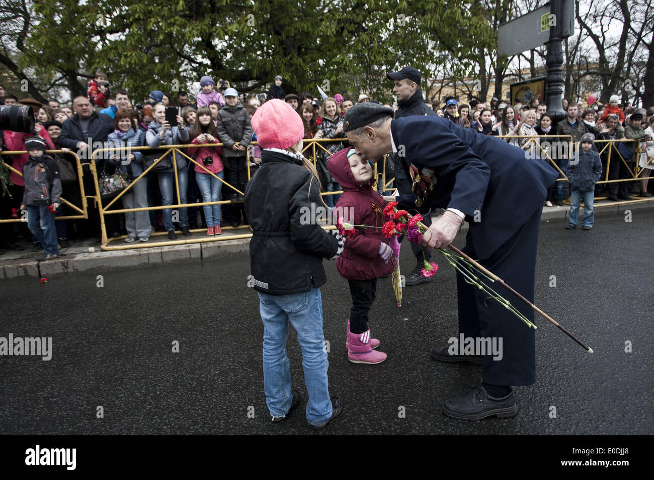 St Petersburg, Russland. 9. Mai 2014. Militärische Siegesparade am Dwortsowaja (Palast) Platz in St. Petersburg, Russland, 9. Mai 2014. Bildnachweis: Valja Egorshin/NurPhoto/ZUMAPRESS.com/Alamy Live-Nachrichten Stockfoto