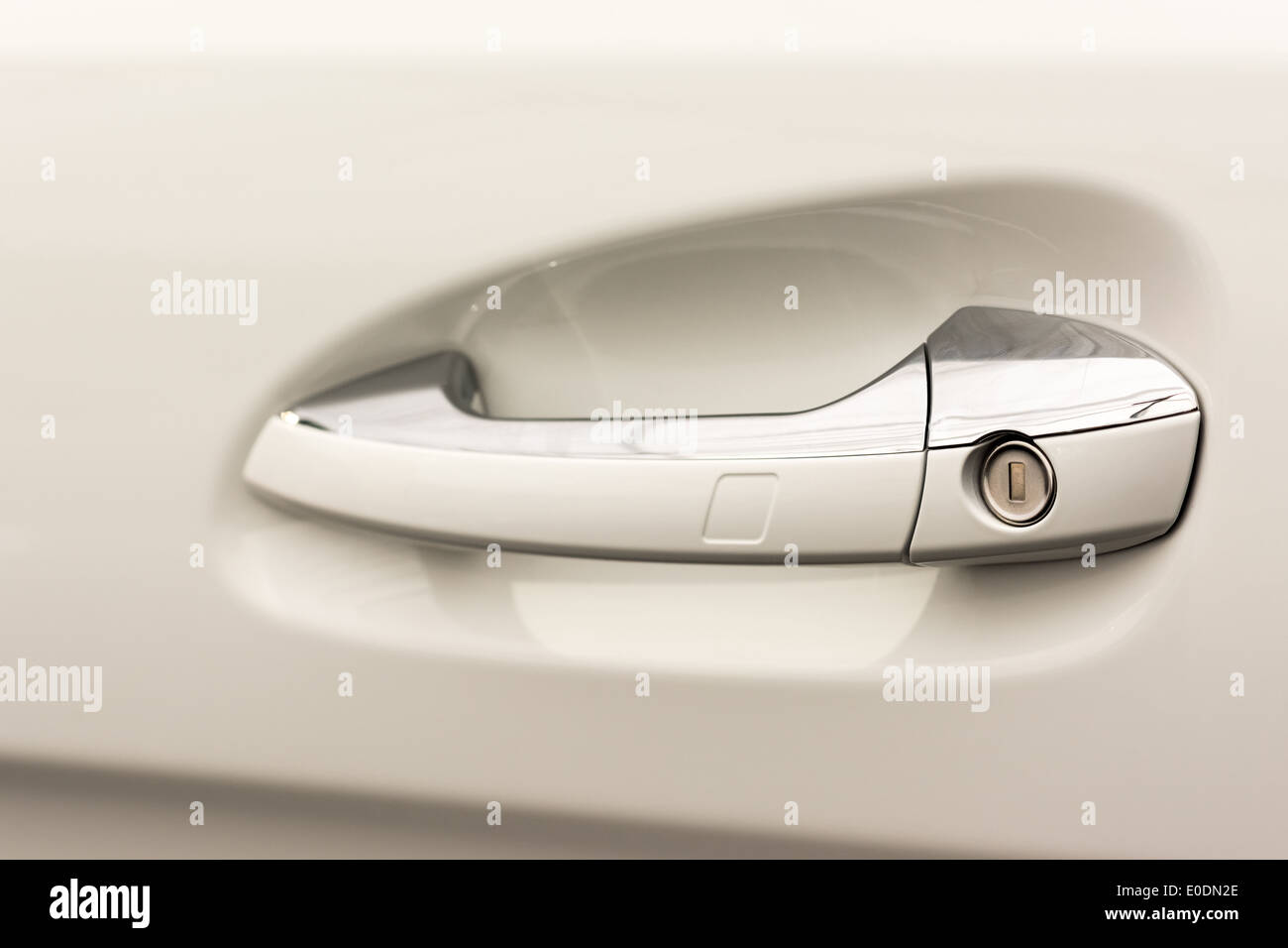 Auto-Türgriff mit Tastensperre hautnah Stockfoto
