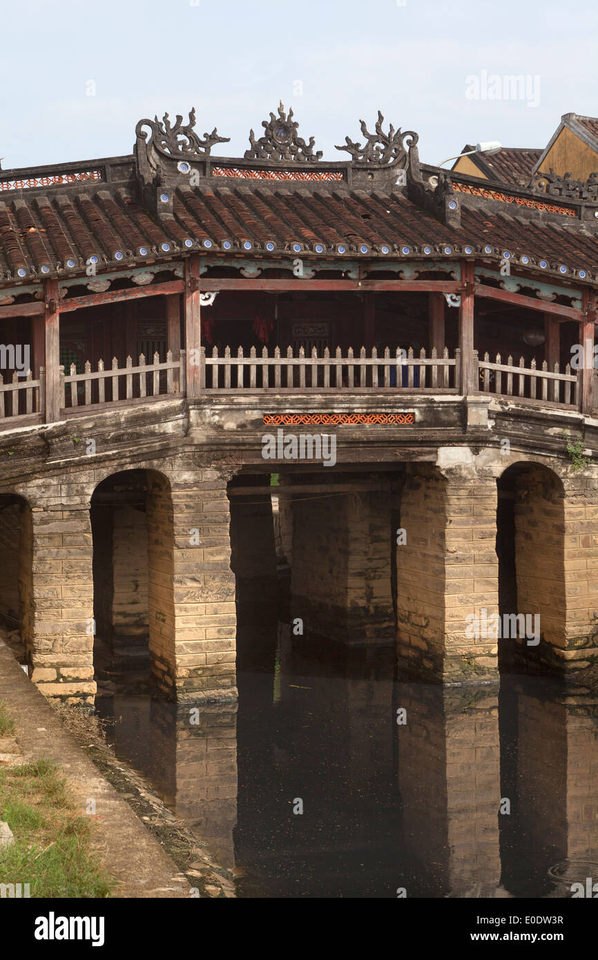 Chua Cau Temple Bridge (Japanische überdachte Brücke) in der historischen Altstadt von Hoi an Vietnam Stockfoto