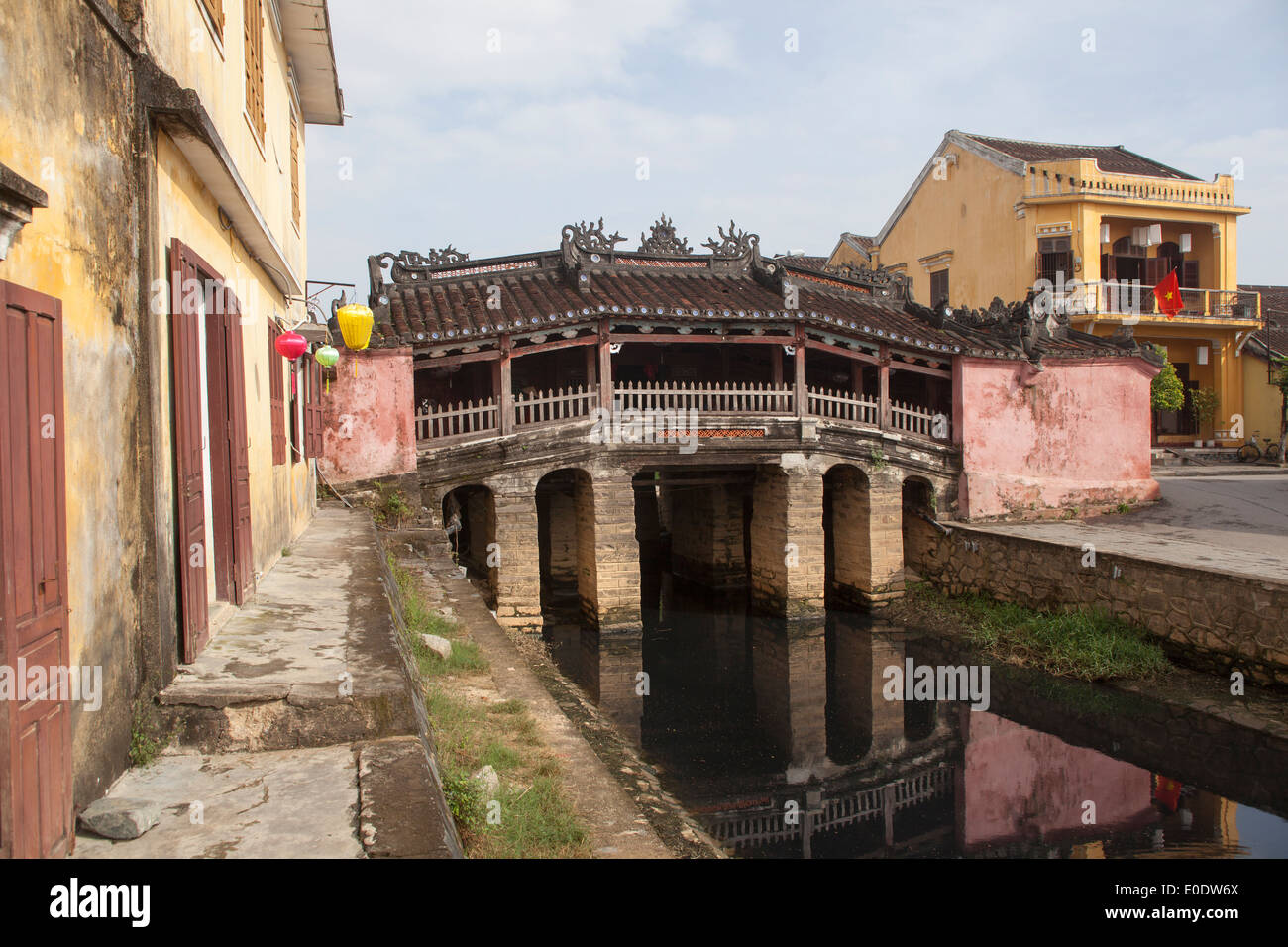 Chua Cau Temple Bridge (Japanische überdachte Brücke) in der historischen Altstadt von Hoi an Vietnam Stockfoto