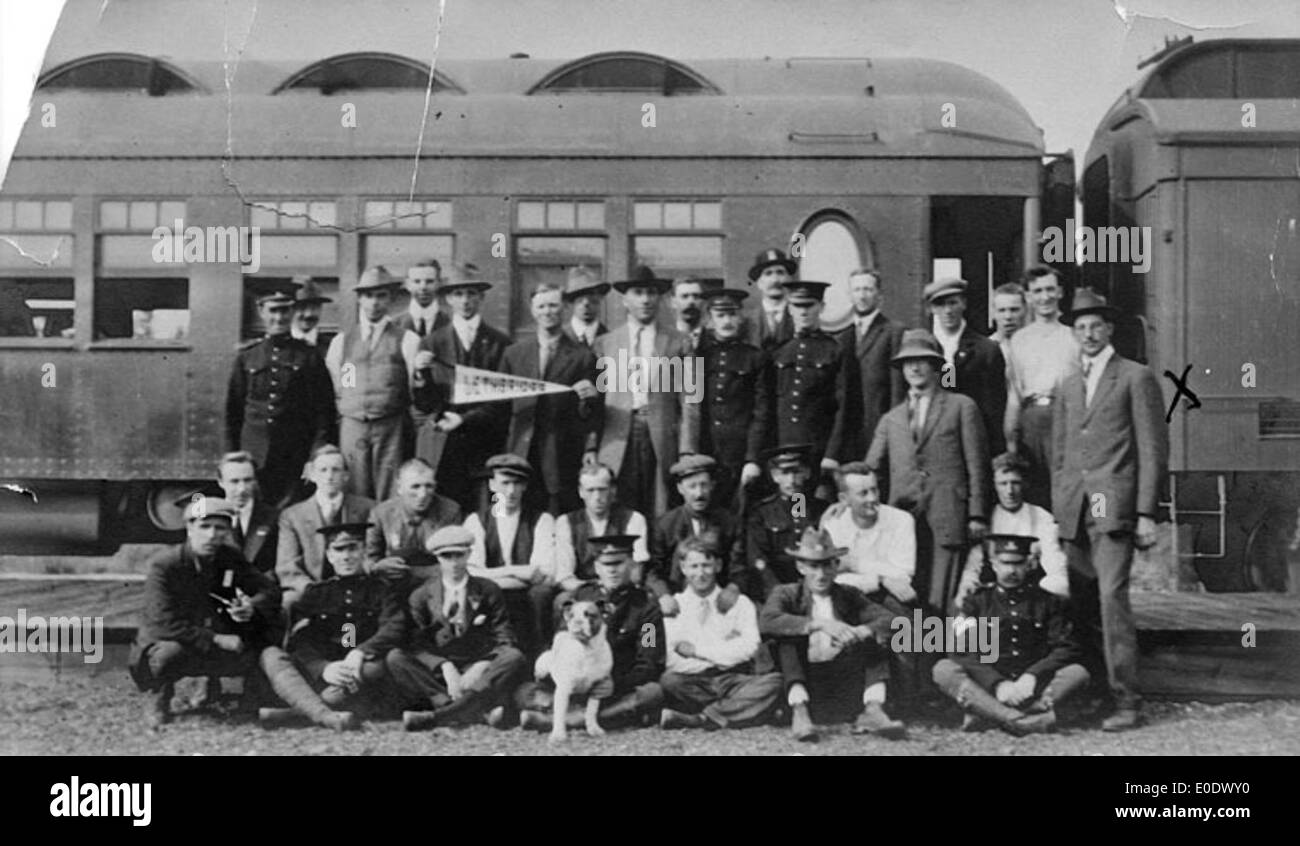 Erste Zug-Belastung von Erster Weltkrieg Truppen von Lethbridge Stockfoto