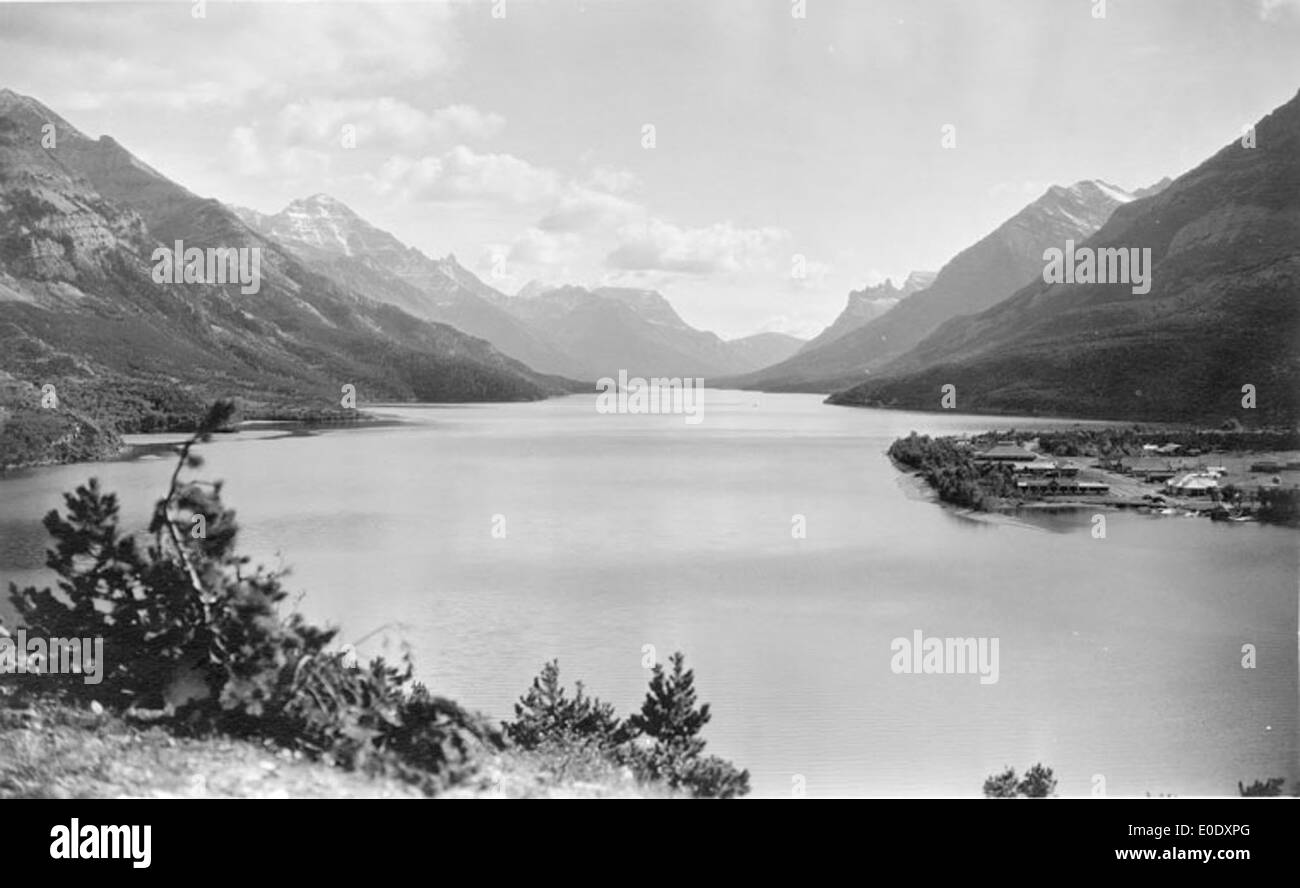 Der Waterton Lakes National Park in den Kanadischen Rockies ist bekannt für seine atemberaubende Landschaft, seine vielfältige Tierwelt und seine Freizeitaktivitäten im Freien. Es ist Teil des Waterton-Glacier International Peace Park, ein UNESCO-Weltkulturerbe. Stockfoto