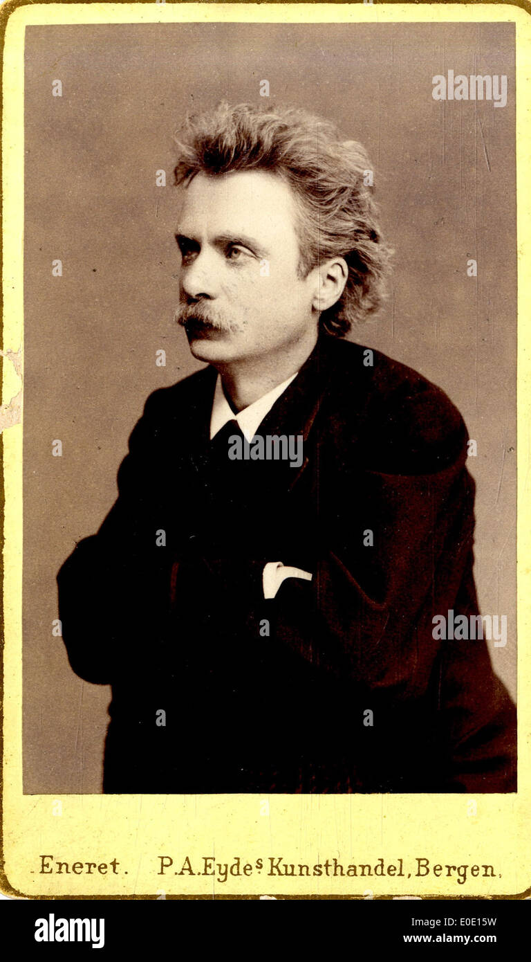 Ein historisches Porträt von Edvard Grieg, dem berühmten norwegischen Komponisten und Pianisten. Das Bild fängt sein Bild im späten 19. Oder frühen 20. Jahrhundert ein und zeigt sein ikonisches Aussehen. Stockfoto