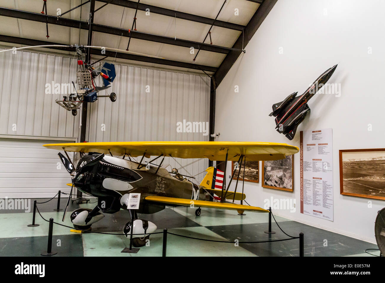 Eine Curtiss p-6 E-Hawk im März Bereich Air Museum in Riverside, Kalifornien Stockfoto