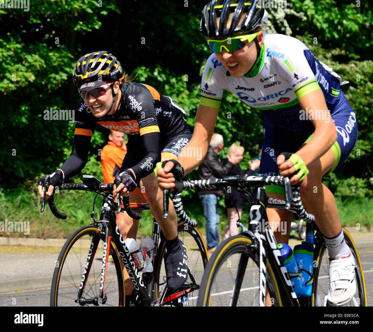 Dani König, Wiggle Honda & Emma Johansson, Orica AIS. Freunde Leben Tour.Cycle Frauenlauf. Manningtree Essex UK 05.09.14 Stockfoto