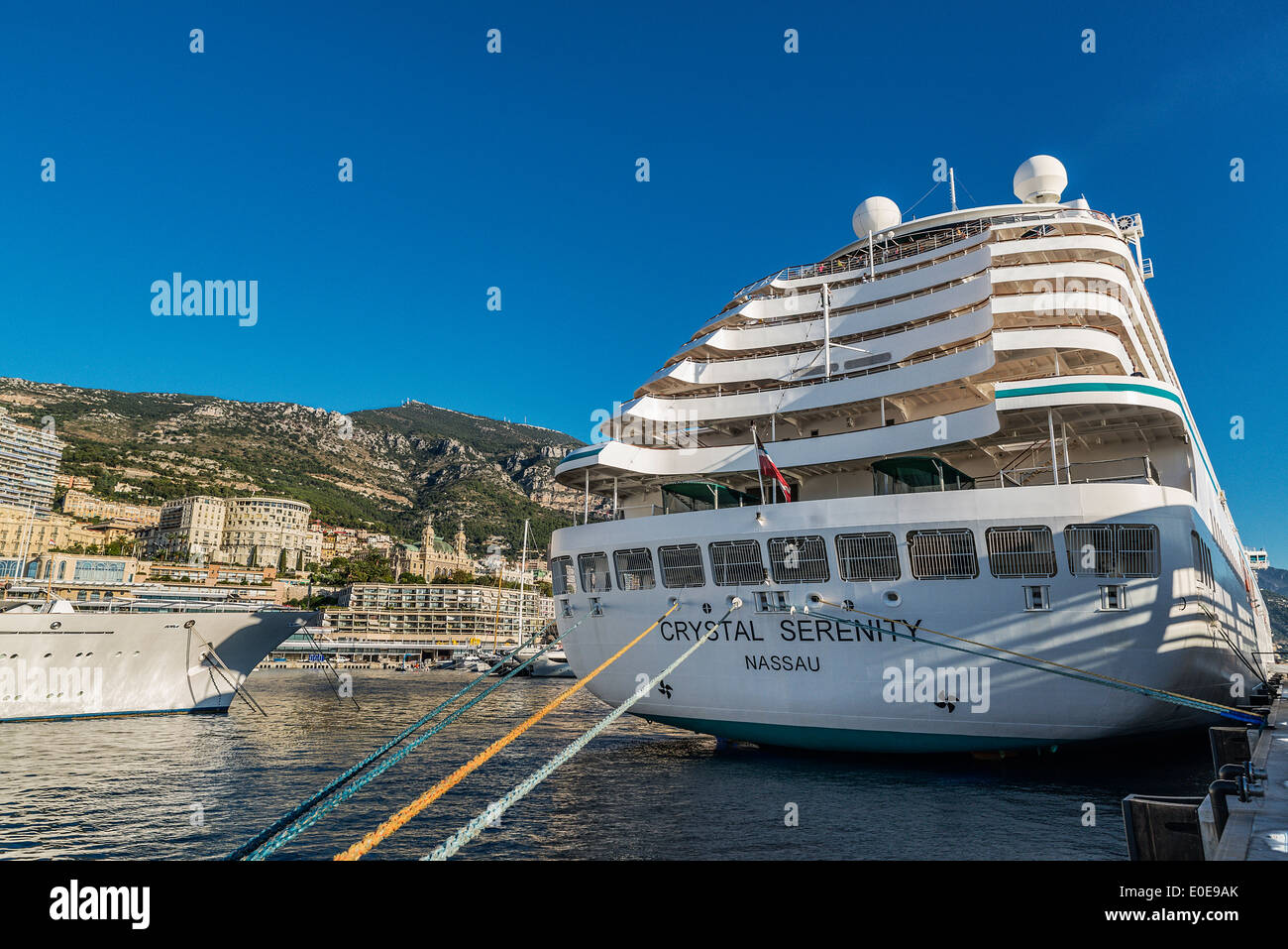 Crystal Serenity Kreuzfahrtschiff im Hafen von Monte Carlo, Monaco Stockfoto