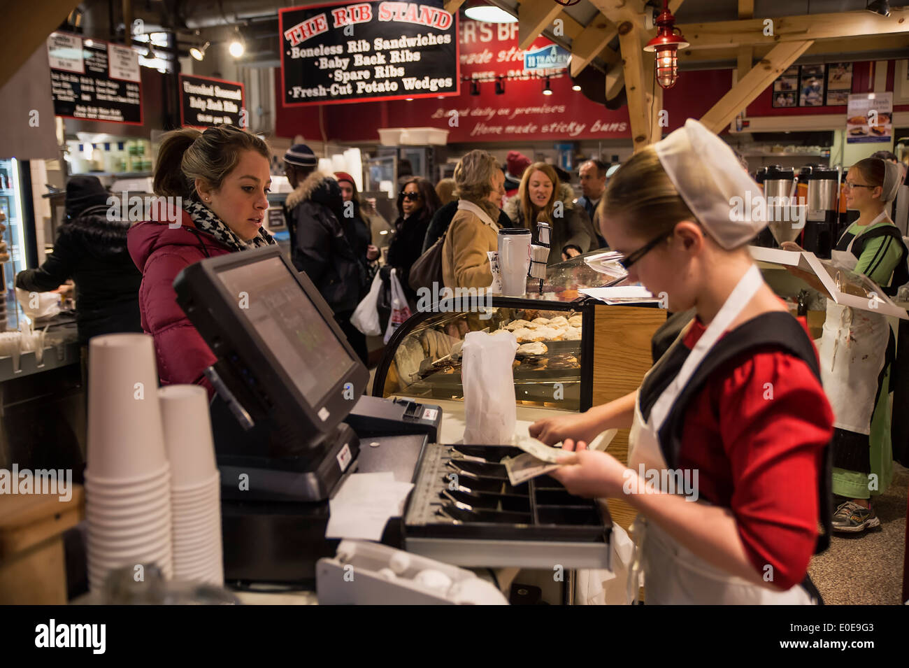 Amish Bäckerei an der Reading Terminal Market, Philadelphia, Pennsylvania, USA Stockfoto