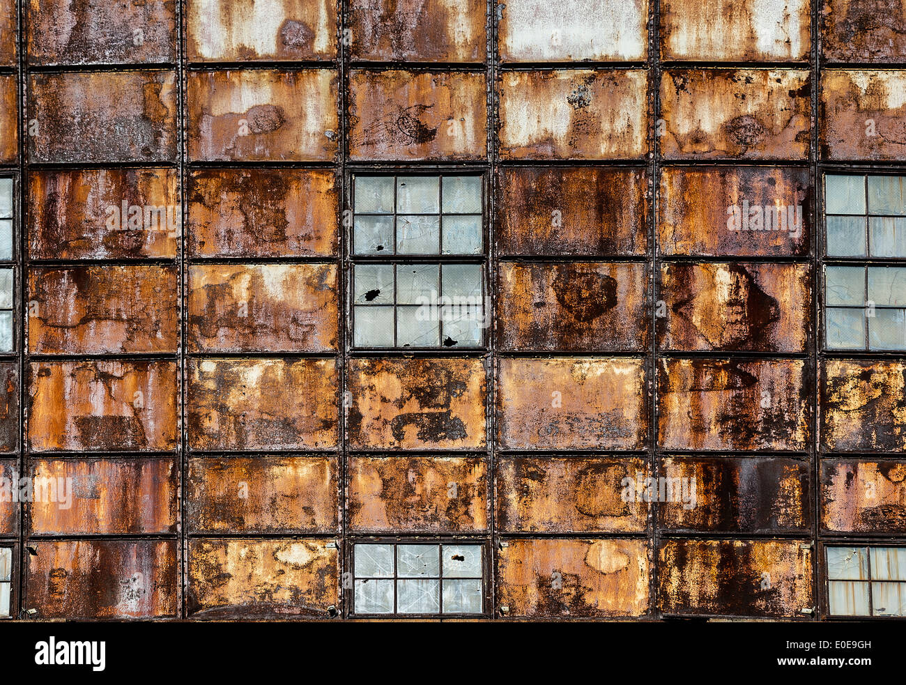 Zusammenfassung des verlassenen Fabrik Fassade. Stockfoto