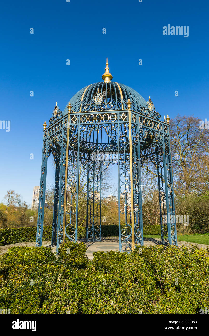 Pergola in Kew Gardens in London, Großbritannien Stockfoto
