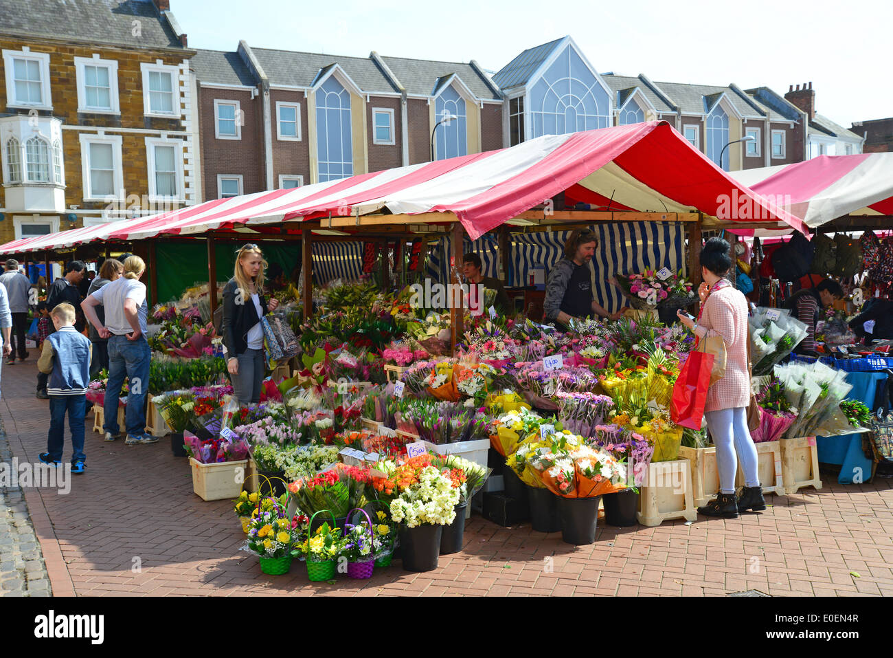 Obst und Gemüse Stand am Samstag Markt, Marktplatz, Northampton, Northamptonshire, England, Vereinigtes Königreich Stockfoto