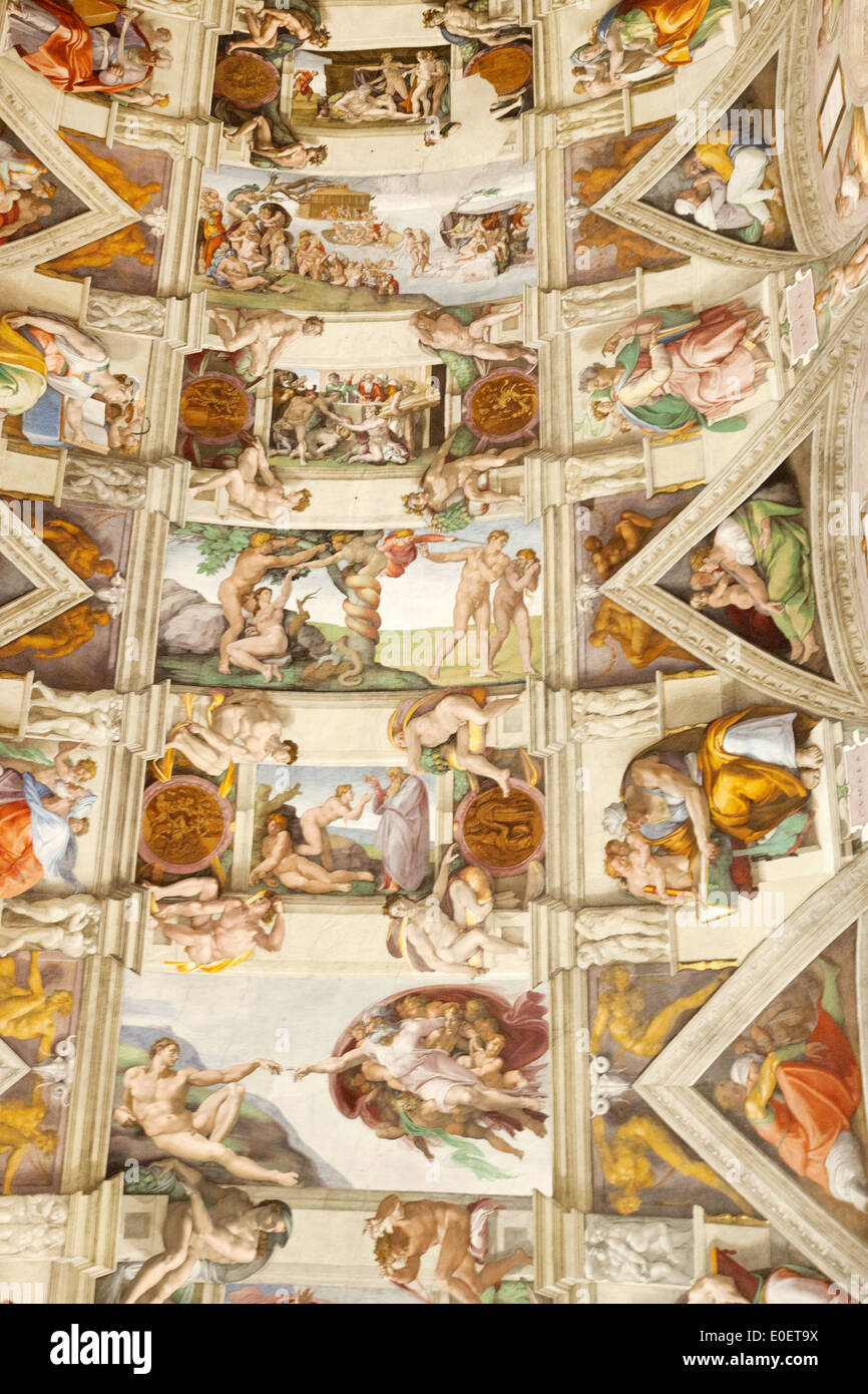 Die Decke oder das Dach der Gemälde der Sixtinischen Kapelle, gemalt von Michelangelo, Vatikanstadt, Rom Italien Stockfoto