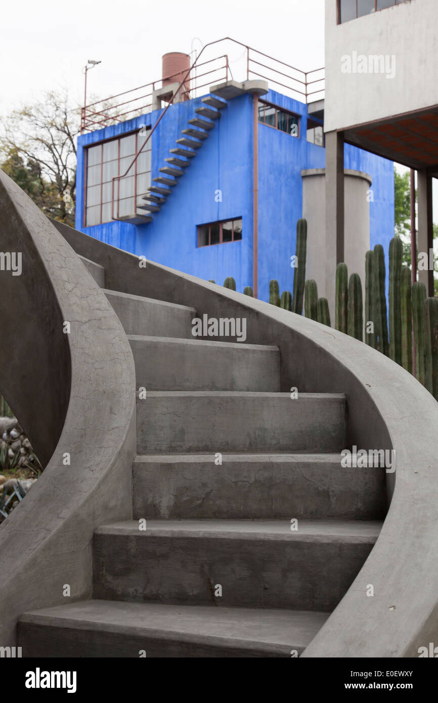 Das Museo Casa Estudio Diego Rivera y Frida Khalo funktionalistischen Treppe Stockfoto