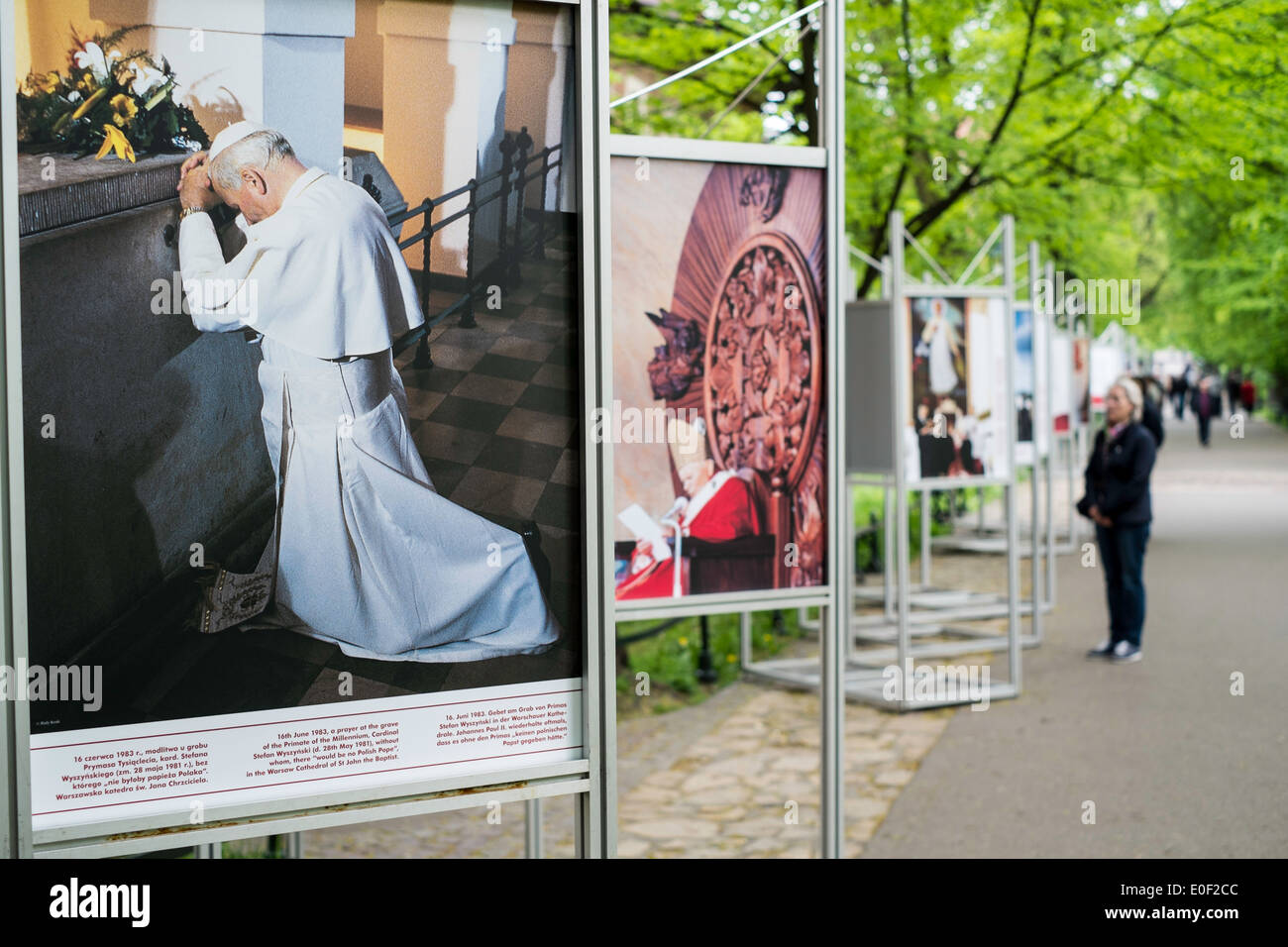 Polnische Papst Foto Ausstellung Cracow Heiligsprechung Stockfoto