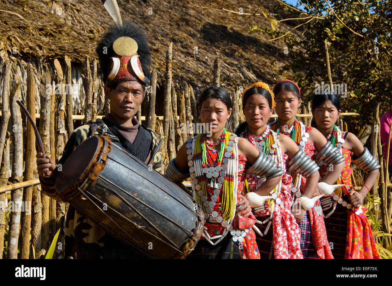 Pangmi Gruppe in ihrem Kostüm. Stockfoto