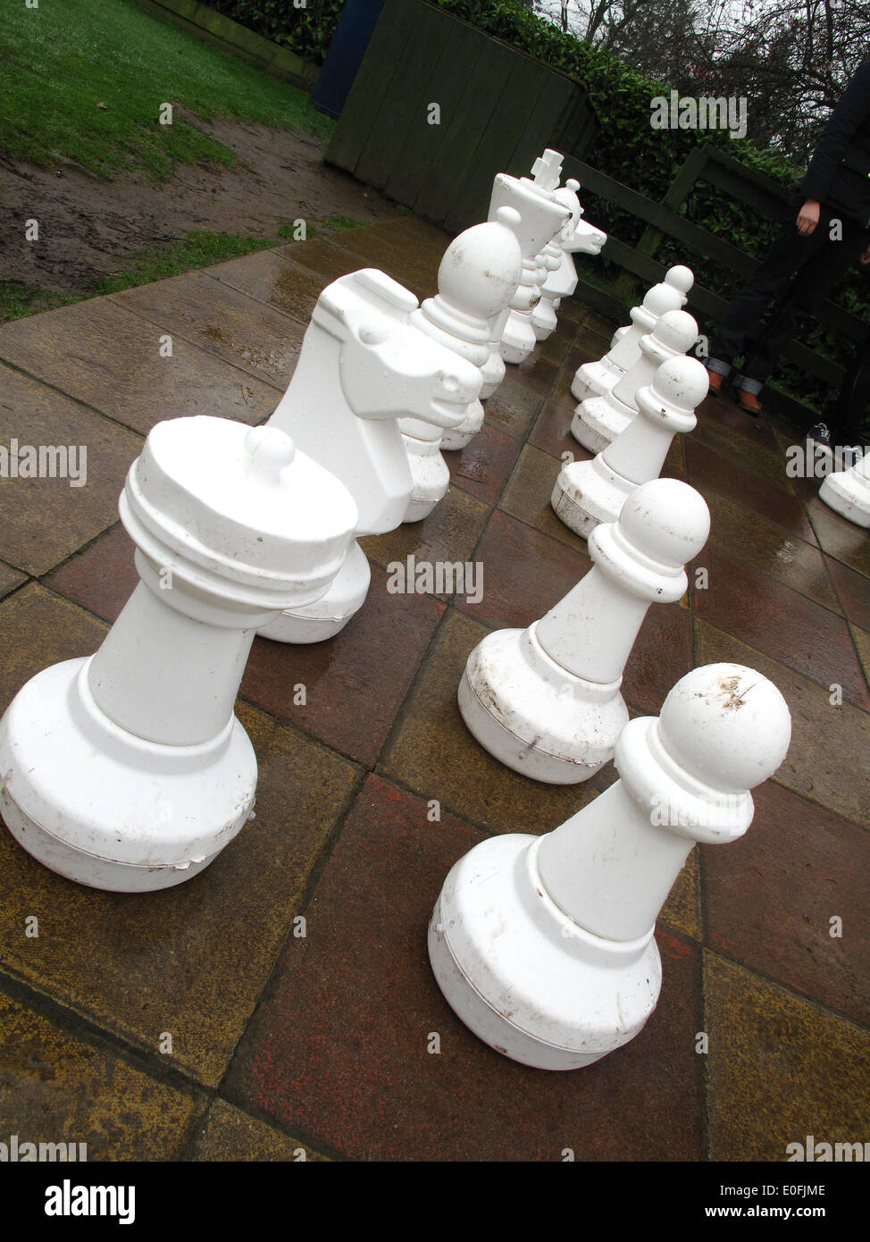Versatzstücke der riesigen Freiluft-Schachspiel Stockfoto
