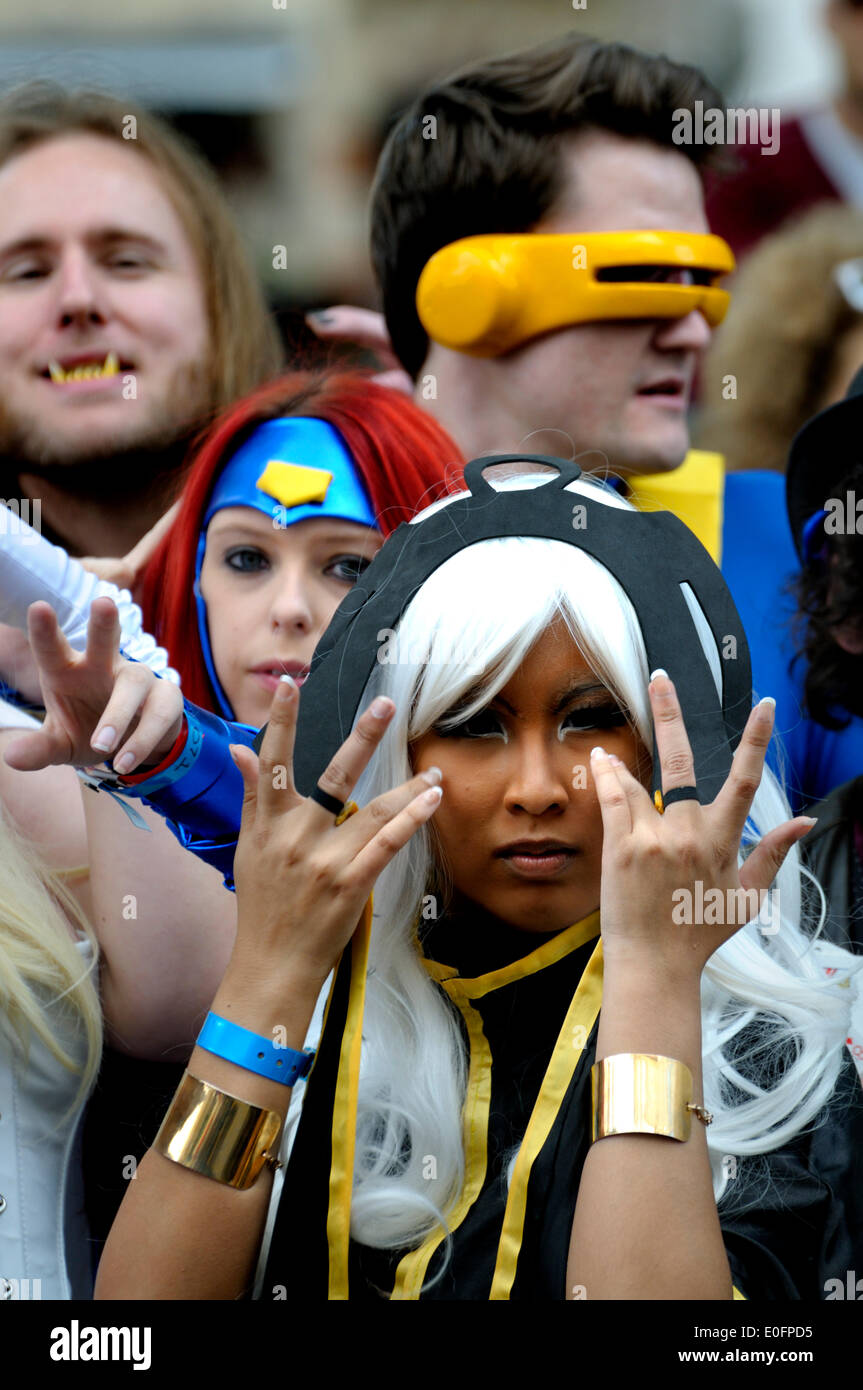 London, England, Vereinigtes Königreich. X-Men: Days of Future vorbei Cosplay Guinness Weltrekordversuch am Leicester Square, 12. Mai 2014 Stockfoto