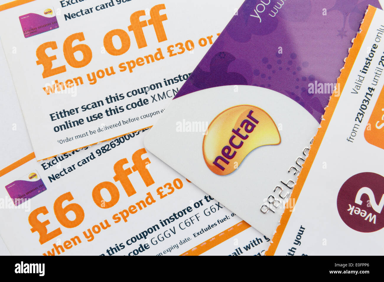 Nektar-Karte mit £6 Rabatt Gutscheine, wenn Sie in einem Sainsbury Supermarkt Shop zu verbringen. England, UK, Großbritannien Stockfoto