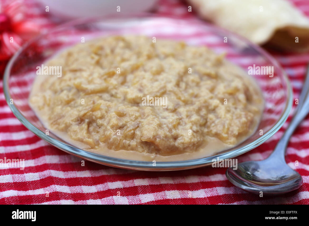 Indisches Dessert, Payesh, handgemachte Nudeln gemacht Stockfoto