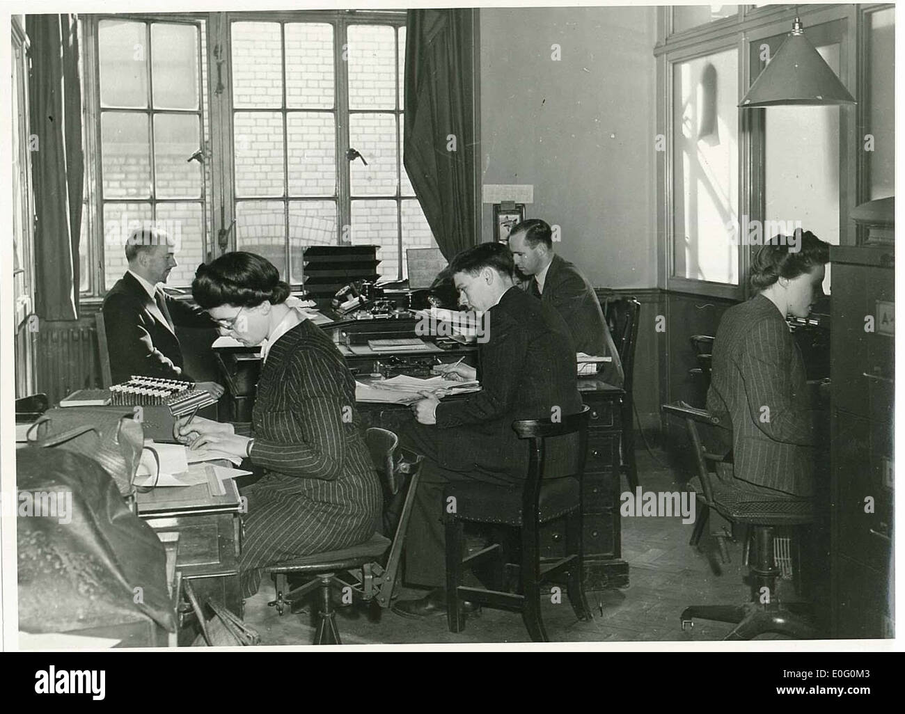 Eine Darstellung der Nortraship in London, einer wichtigen Organisation während des Krieges, die die maritimen Operationen und die britische Infrastruktur hervorhebt. Stockfoto