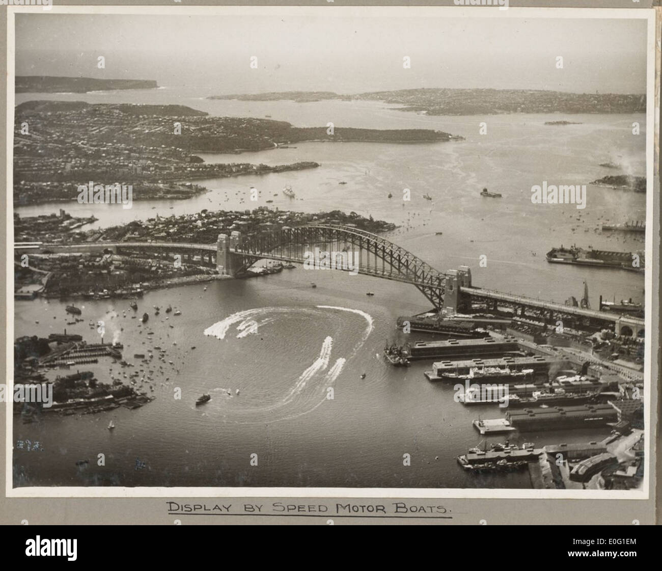 Sydney Harbour Bridge und Anzeige der Schnellboote, 19. März 1932 Stockfoto