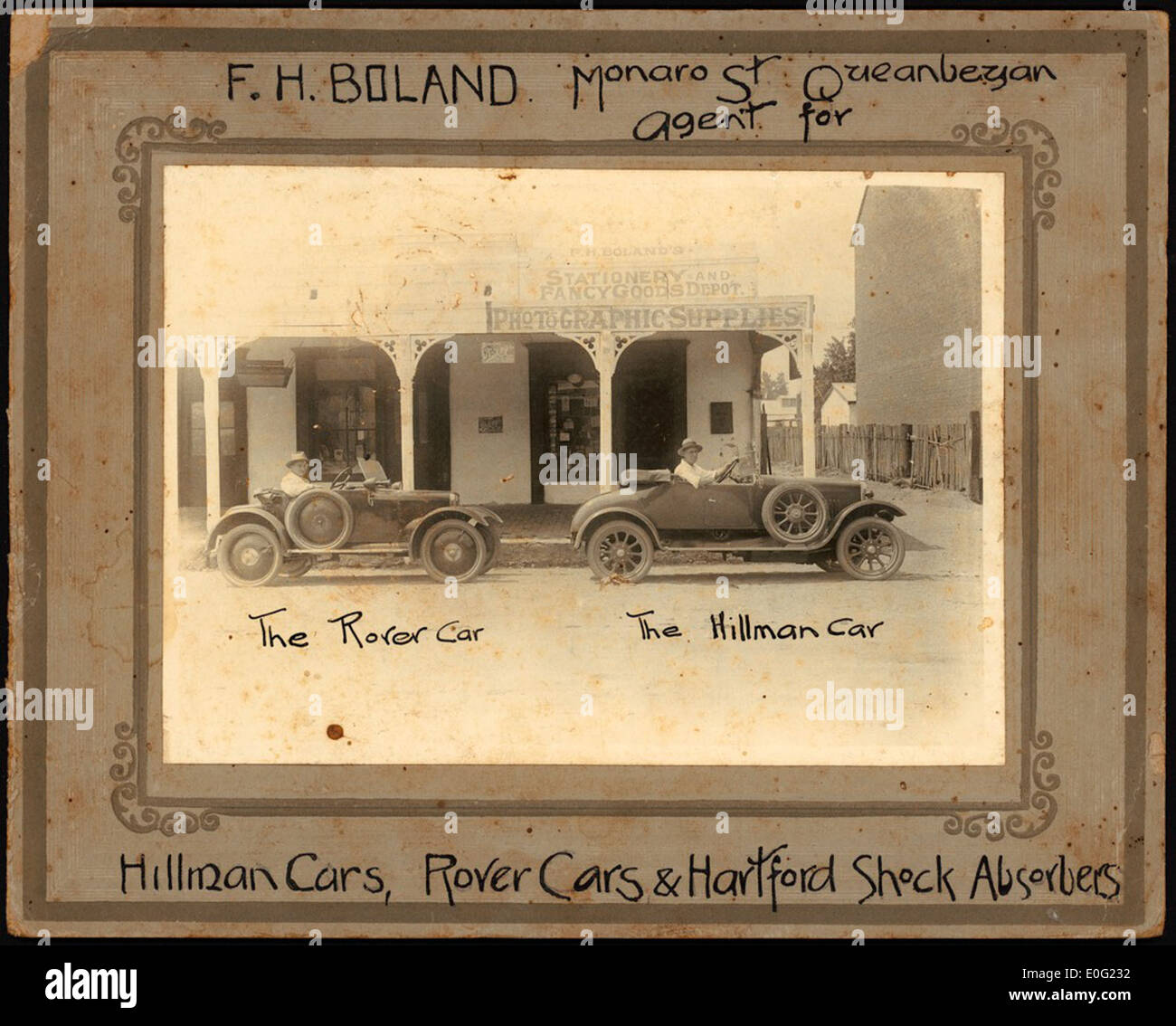 Eine Vintage-Werbung oder ein Foto von F.H. Boland, einem Agenten für Hillman und Rover Autos, zusammen mit Hartford Stoßdämpfern, basierend auf Monaro St., Queanbeyan in den 1920er Jahren Stockfoto