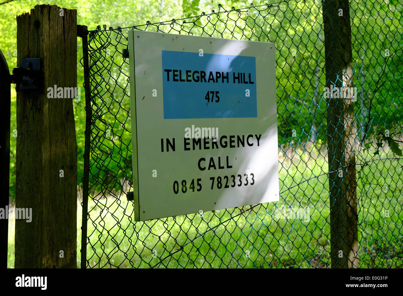 Telegraph Hill Notrufnummer auf Schild in Hertfordshire Stockfoto