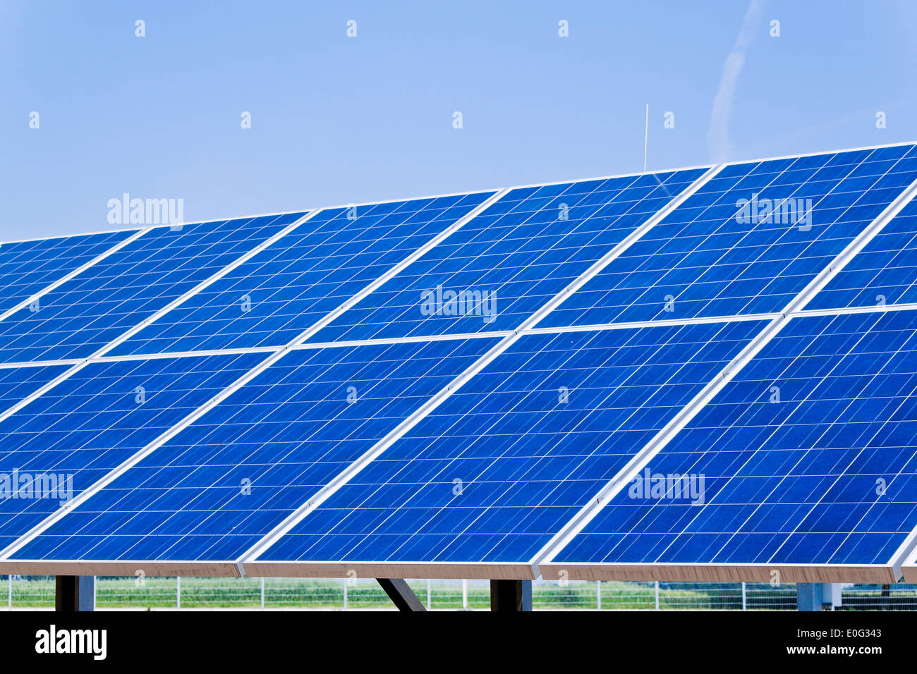 Regenerative, alternative Sonnenenergie. Solar Energie Kraftwerk., alternative Solar Energie. Sonnenenergie-Kraftwerk. Stockfoto