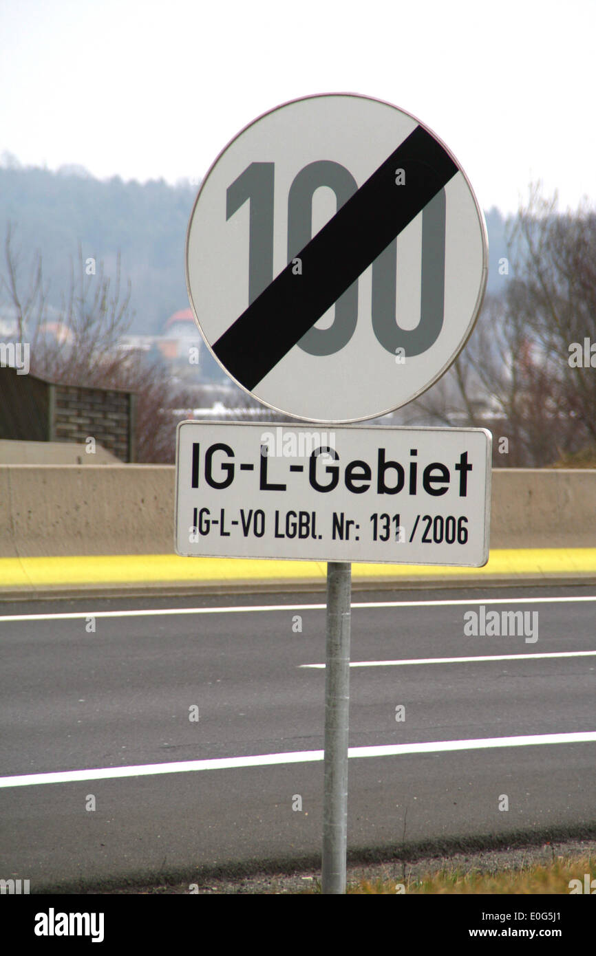 Antenne 100 in Steiermark [], 100, 100, schnell, speed, Geschwindigkeit, Geschwindigkeitsbegrenzung, Geschwindigkeitsbeschränkungen, Tempolimit, Geschwindigkeitsbegrenzungen, s Stockfoto