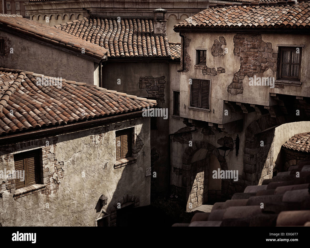 Rustikale alte Häuser mit Ziegeldächern, antike Architektur im venezianischen Stil, Sepia getönt Stockfoto