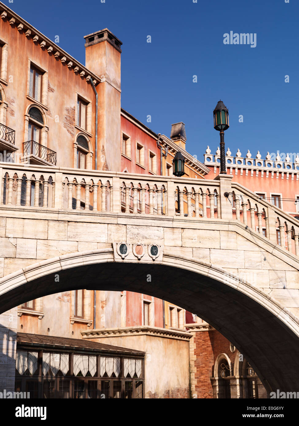 Bogenbrücke venezianischer Architektur Gebäude Stockfoto