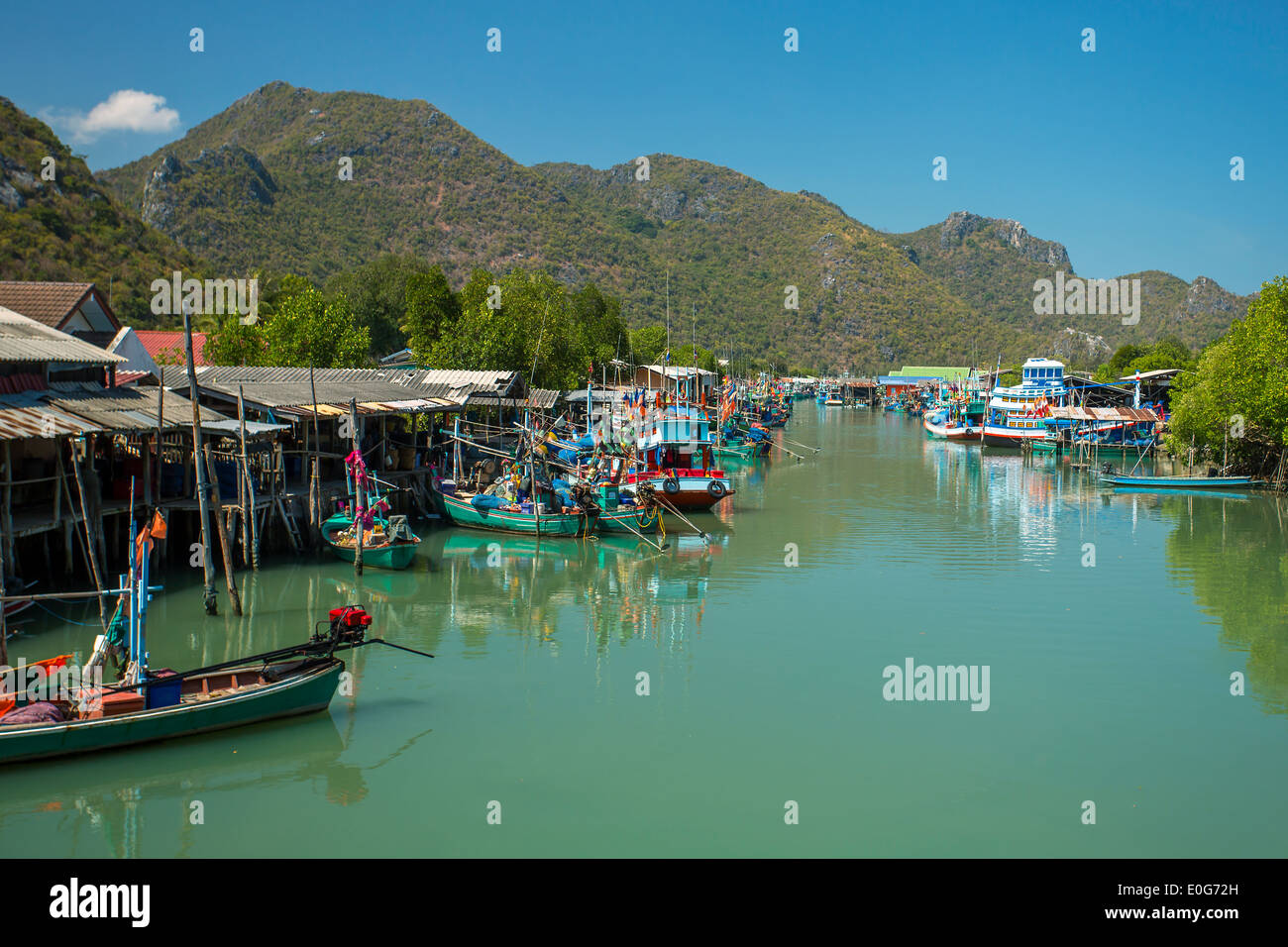 Hölzerne Fischerboote in Thailand Stockfoto