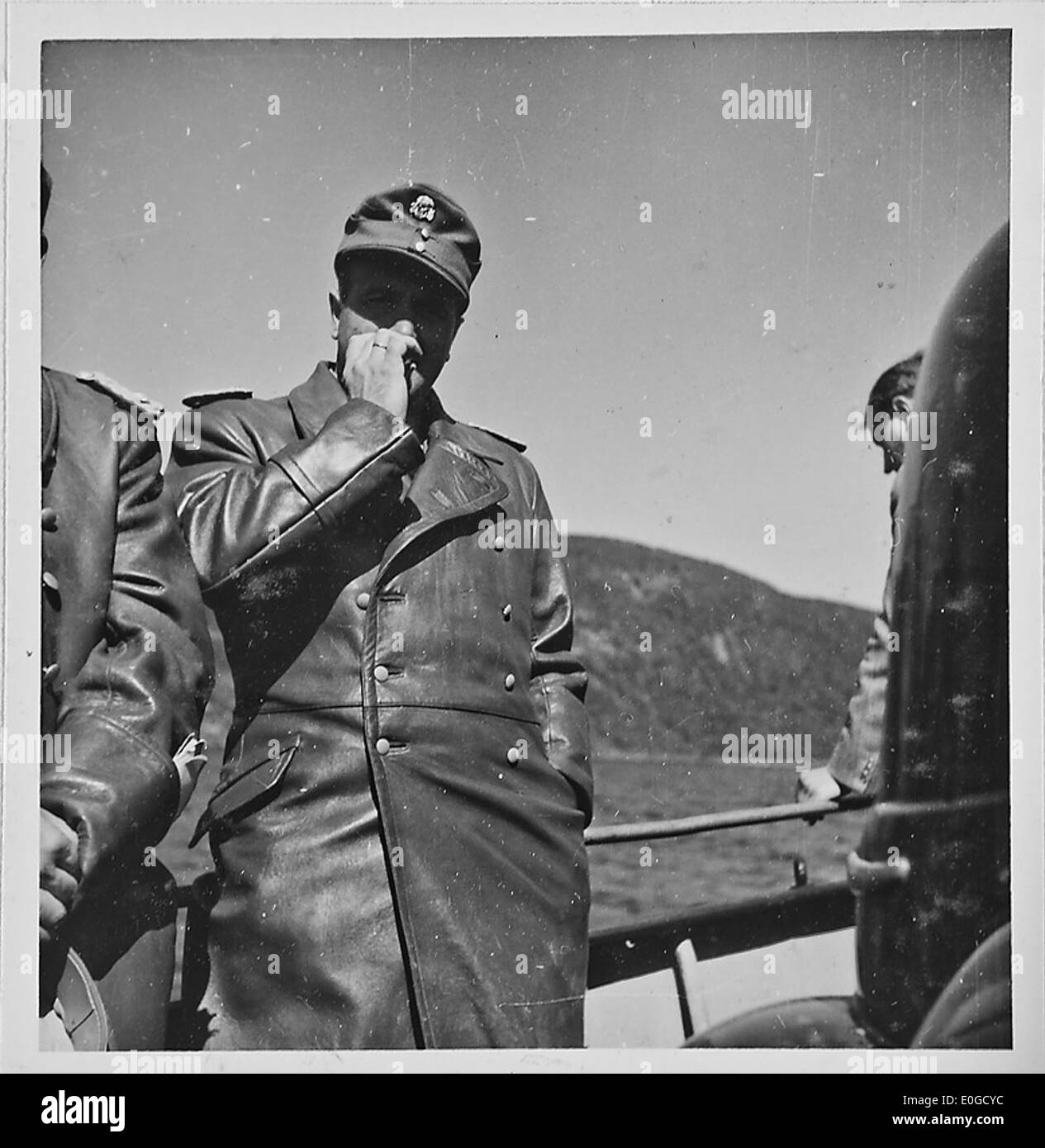 Eine Momentaufnahme aus der Zeit des Zweiten Weltkriegs, die eine Reise zwischen Bodø und Narvik darstellt und die militärische Bewegung während des Zweiten Weltkriegs in Norwegen hervorhebt. Stockfoto