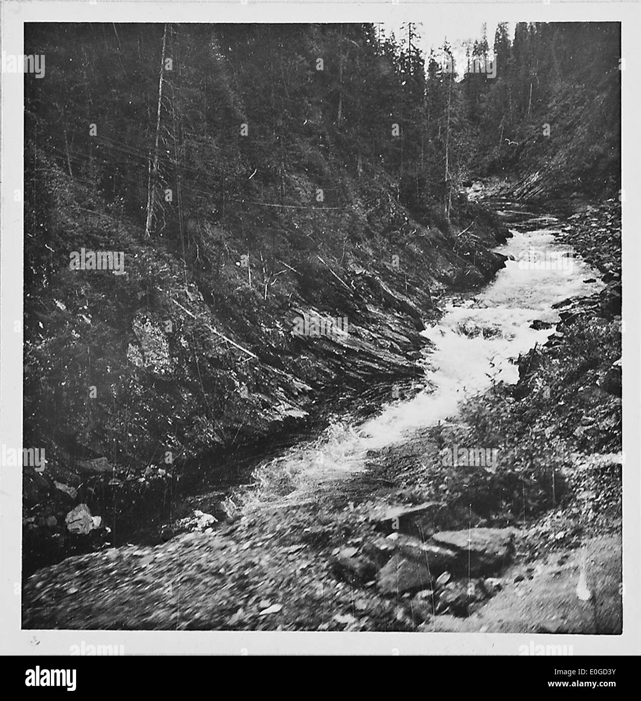 Ein historisches Foto, das einen Besuch in Oberstleutnant Schröder während des Zweiten Weltkriegs mit Verweisen auf verschiedene Orte und Militärangehörige, die am Konflikt beteiligt waren, feststellt. Stockfoto