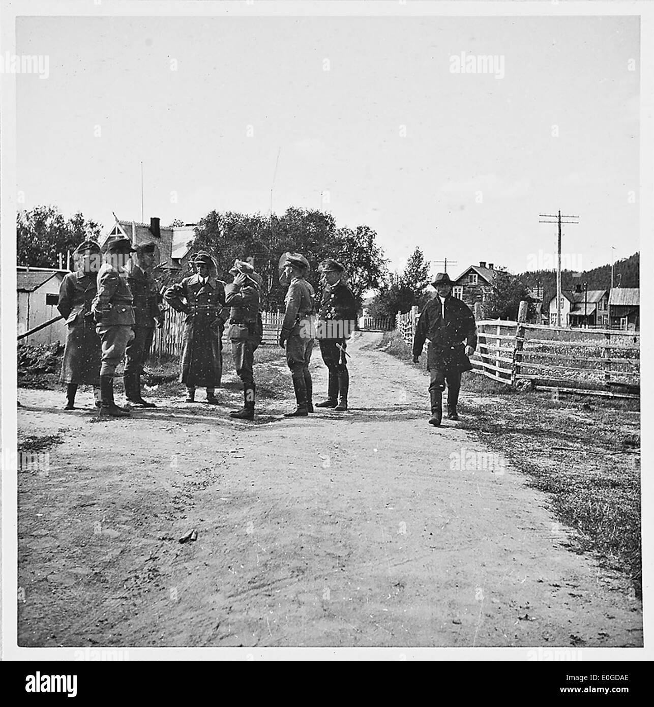 Das Bild zeigt eine Kriegsszene während des Zweiten Weltkriegs in Karasjok, Norwegen, wo Mückenschleier (Mückenschleier) zur Dekoration verwendet wurden. Diese Szene reflektiert den Zweiten Weltkrieg in Nordnorwegen während der deutschen Besatzung. Stockfoto