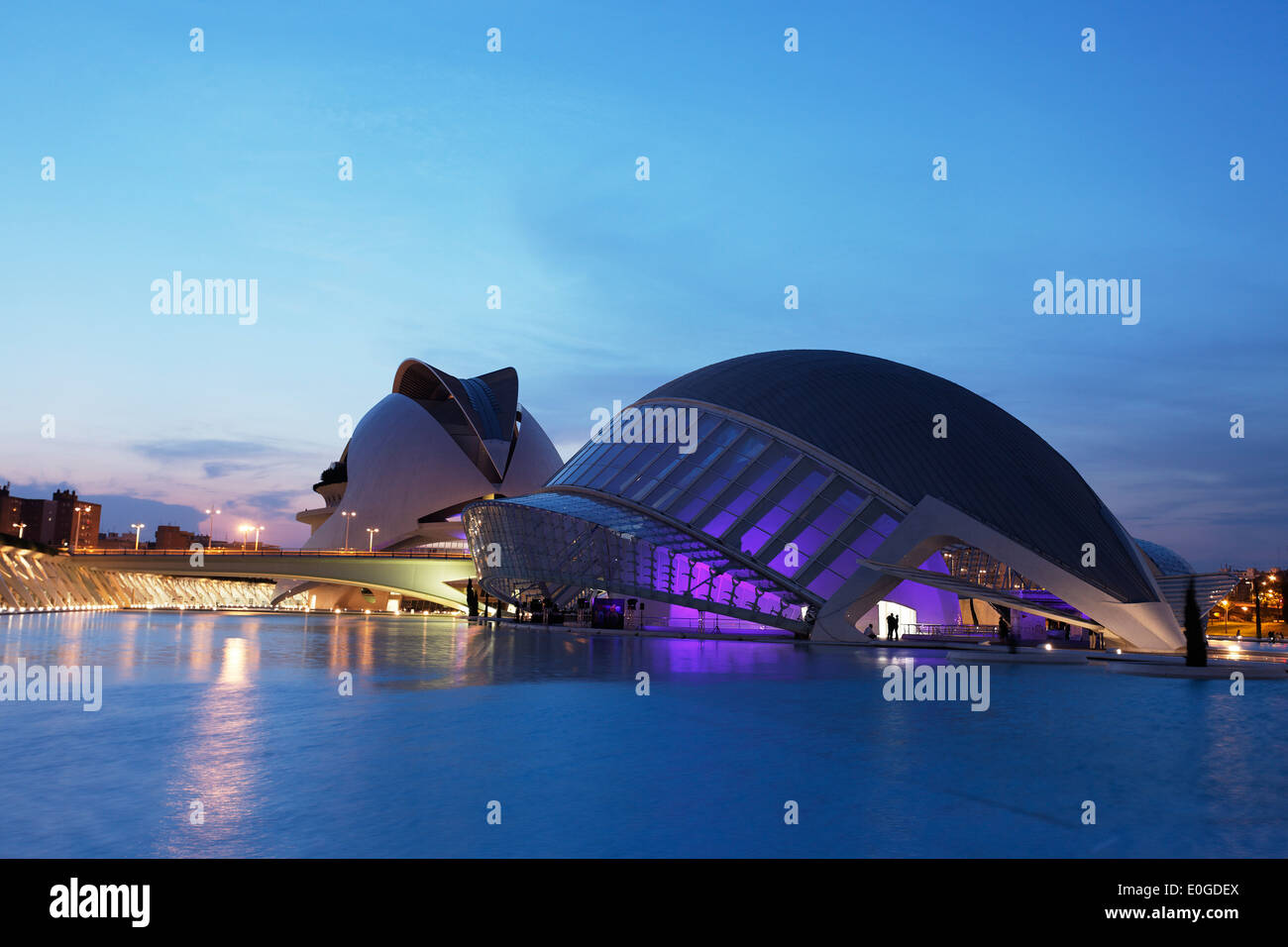 Hemisferic und Palau de Les Arts Reina Sofia Oper, Stadt der Künste und Wissenschaften, Provinz Valencia, Valencia, Spanien Stockfoto