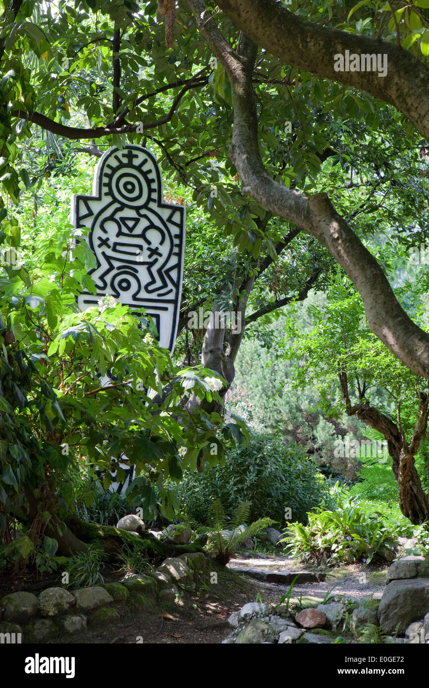 Keith Haring Skulptur an Andre Heller Garten Giardino Botanico, Gardone Riviera, Gardasee, Lombardei, Italien, Europa Stockfoto