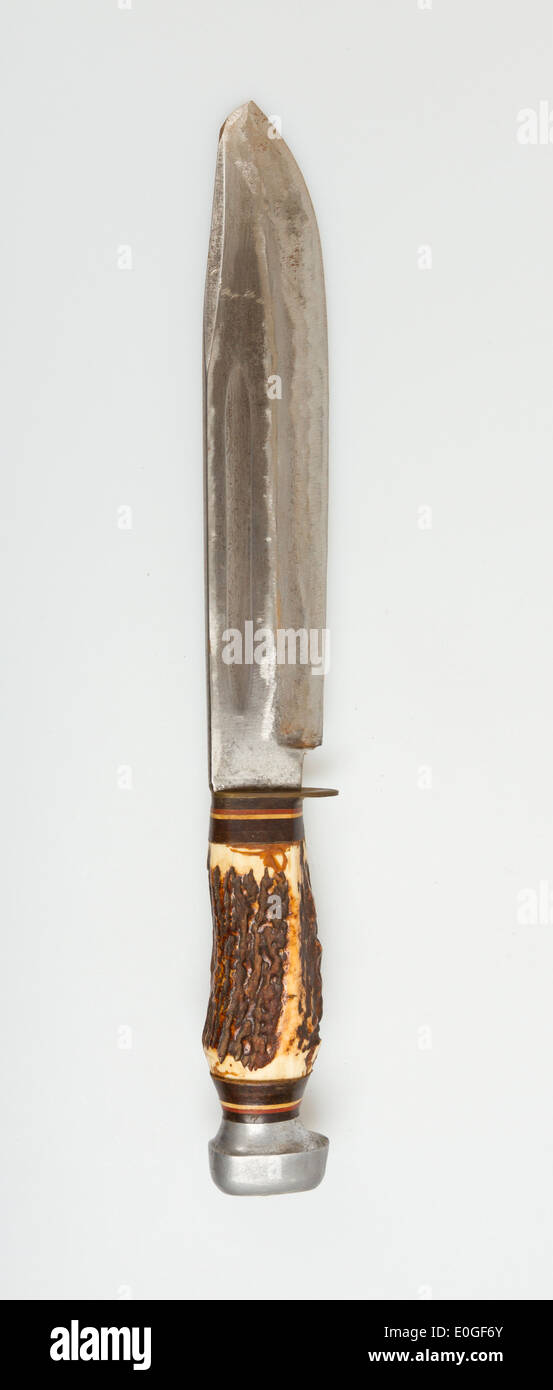 Alten Bond Griff Messer auf einem weißen Hintergrund Stockfoto