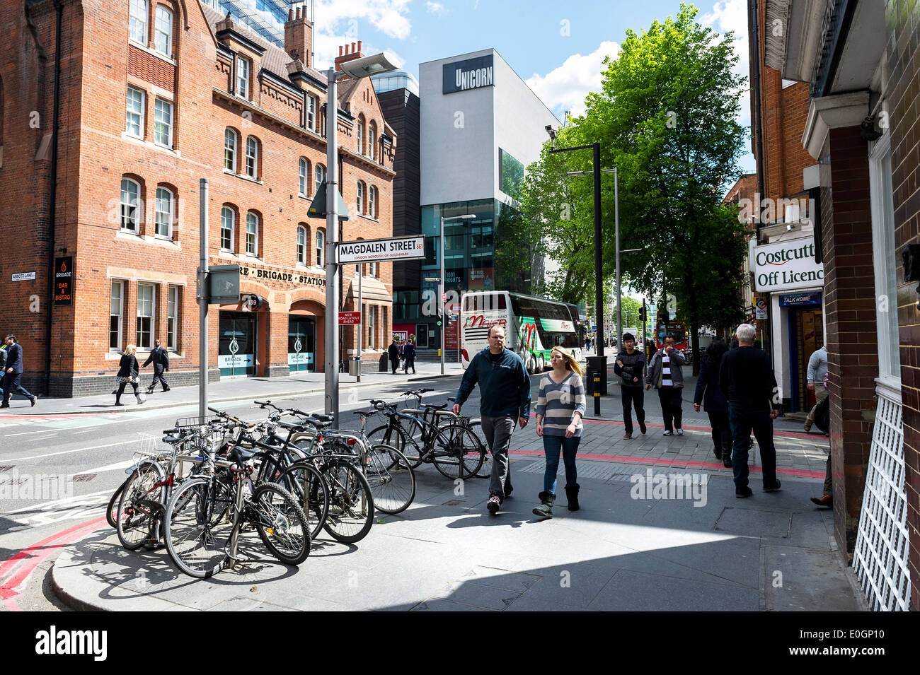 Einen allgemeinen Blick auf eine Straße in Southwark in London. Stockfoto