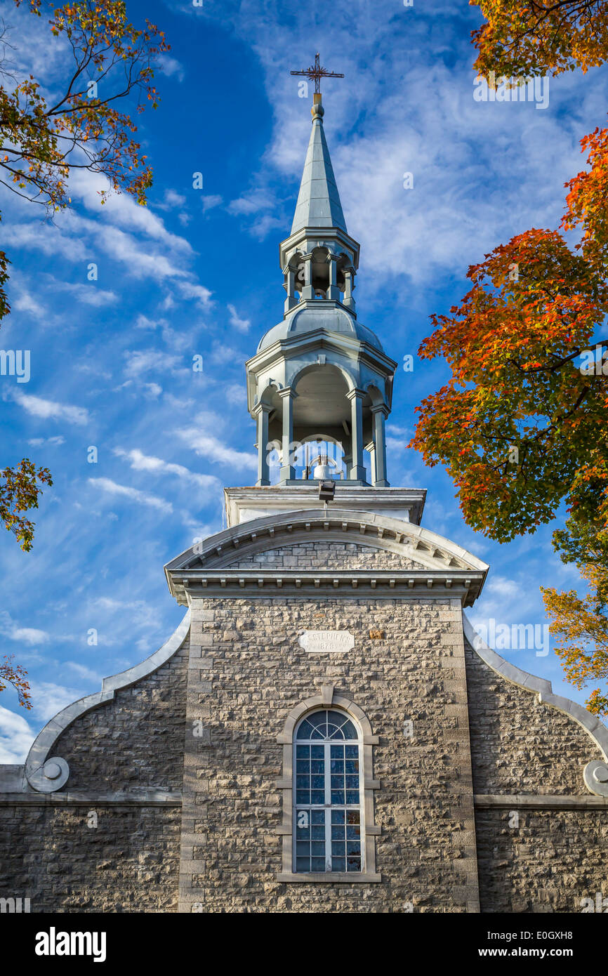 Die St. Stephens römisch-katholische Kirche im alten Chelsea, Gatineau Park, Quebec, Kanada. Stockfoto