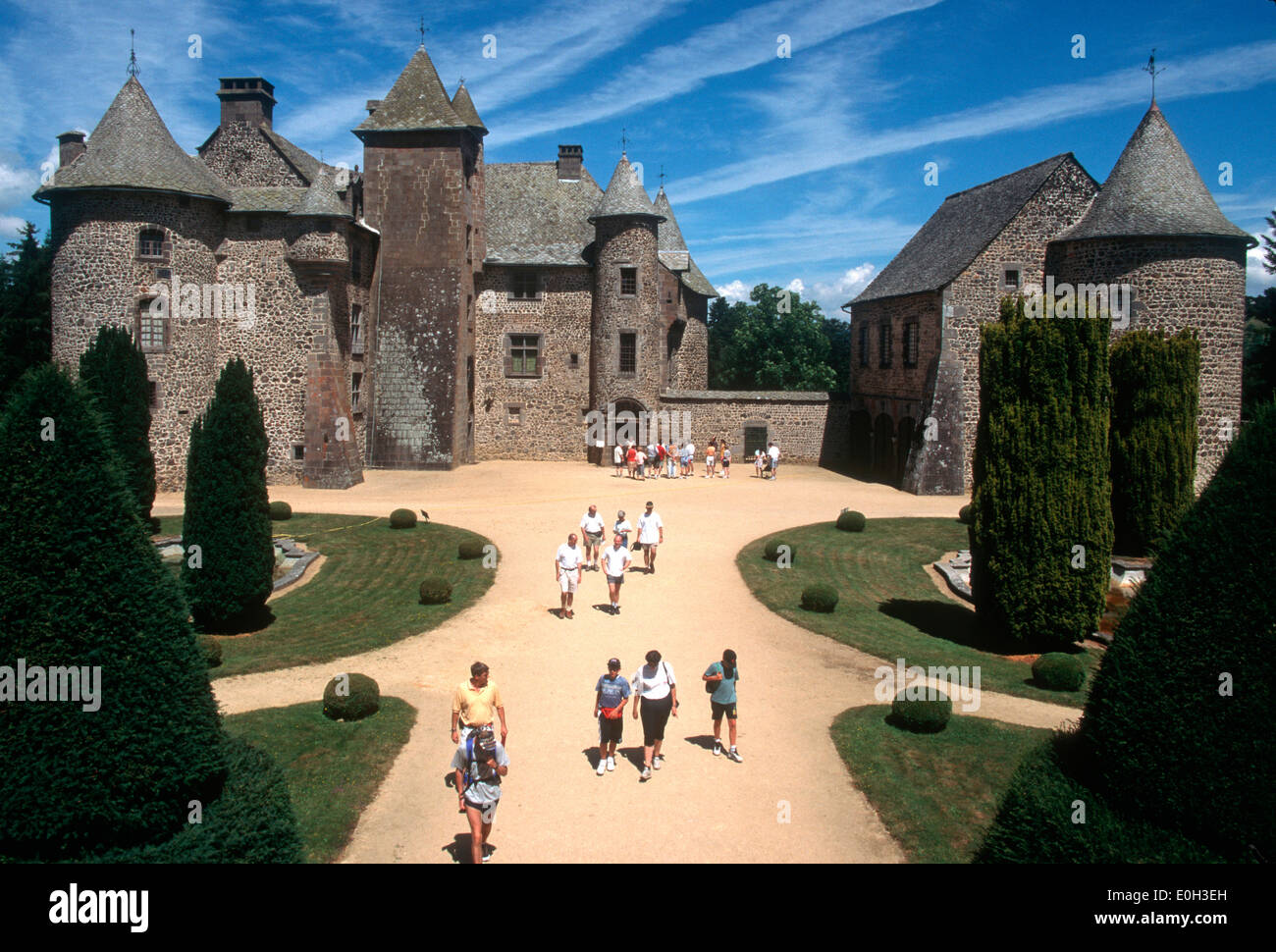 Französisches Chateau de Cordes in Orcival, Puy-de-Dome, Auvergne, Frankreich Stockfoto