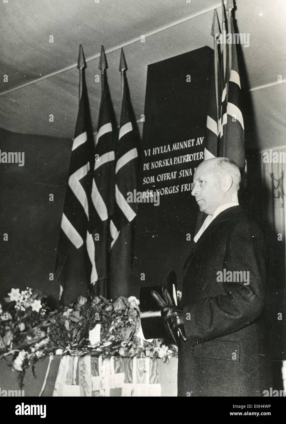 Dieses Bild stellt Gedenkstätten und Gedenkveranstaltungen im Zusammenhang mit dem Zweiten Weltkrieg dar, insbesondere die norwegische Beteiligung in Schweden während der Kriegsjahre. Sie spiegelt die historische Anerkennung und das Gedenken der Betroffenen wider. Stockfoto