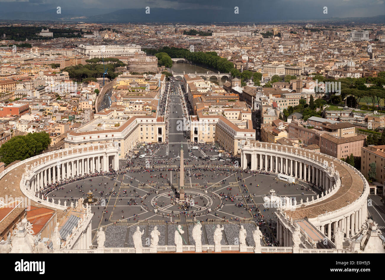 St Petersplatz (Piazza), Vatikanstadt, Rom, Ansicht von oben von Str. Peters Basilica, Rom Italien Europa genommen Stockfoto